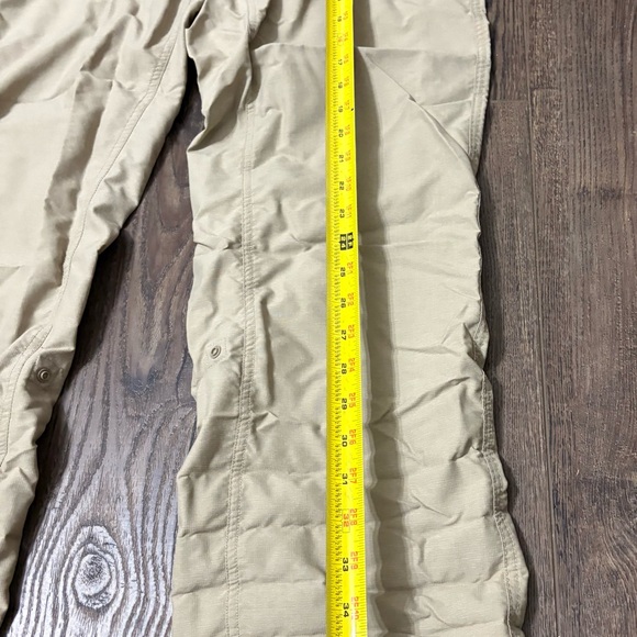 The North Face Women’s Beige Nylon Convertible Hiking Pants - Picture 7 of 15